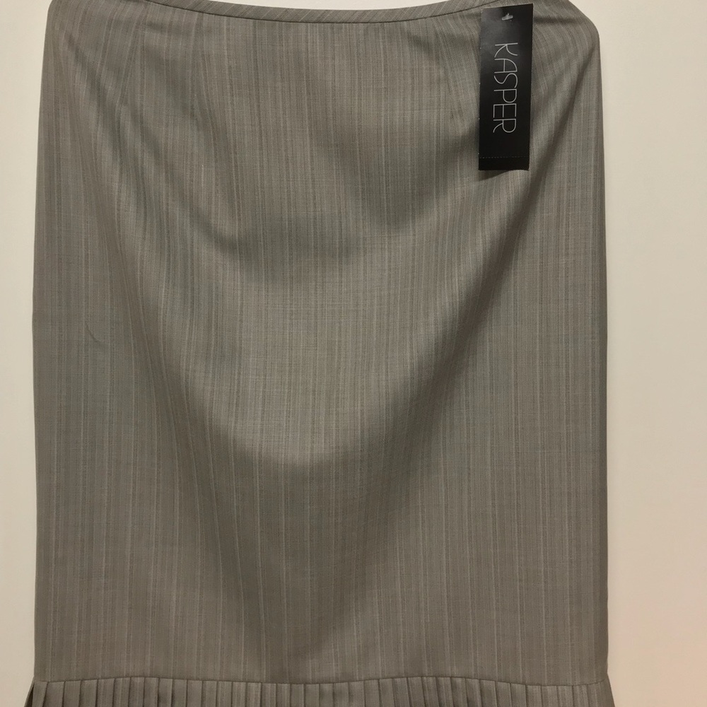 New with tags Grey skirt